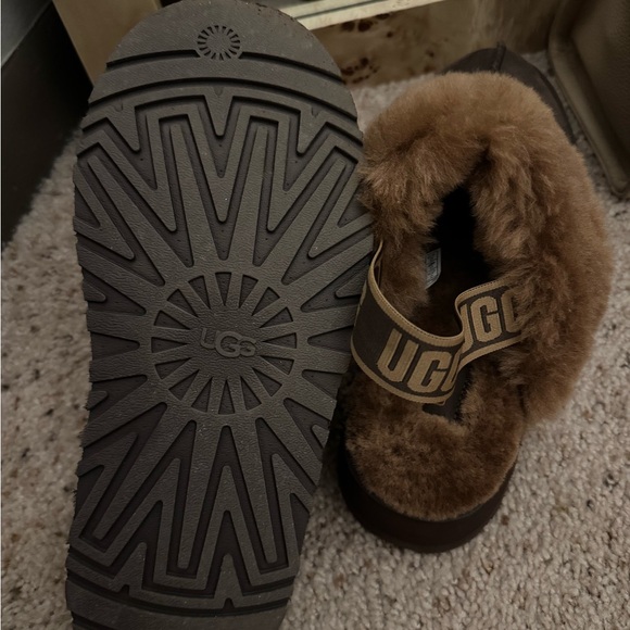 UGG Brown Fur-Lined Slippers - Size 9 - Picture 2 of 4